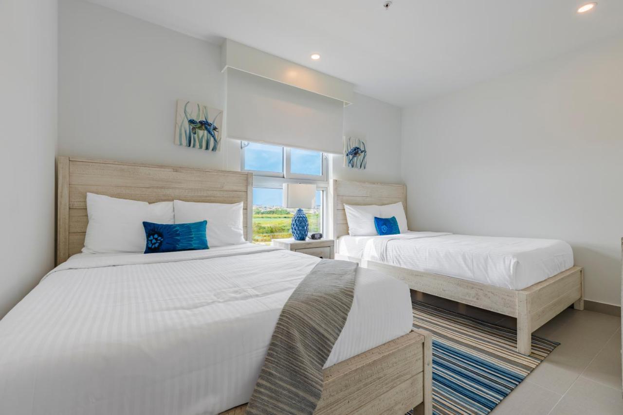Azure Beach Residences Palm Beach Eksteriør billede