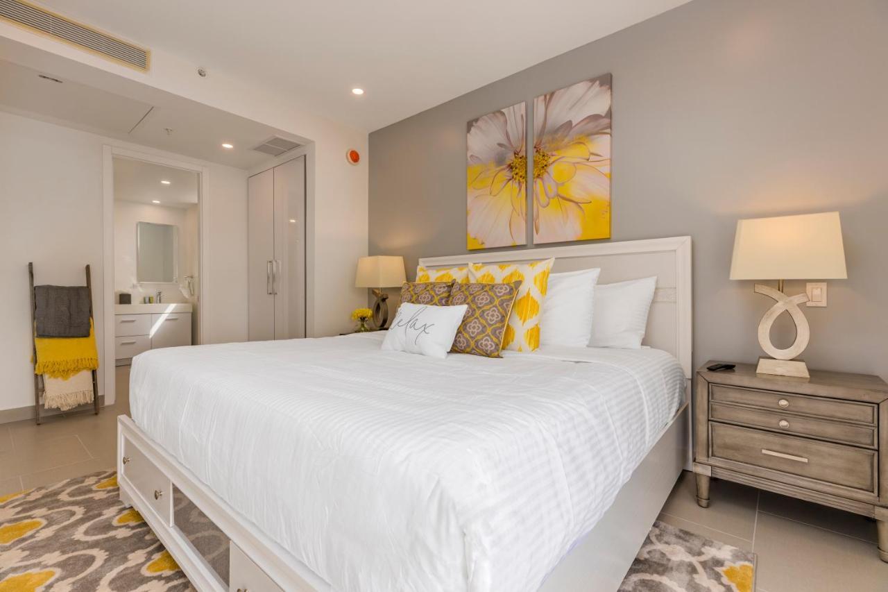 Azure Beach Residences Palm Beach Eksteriør billede