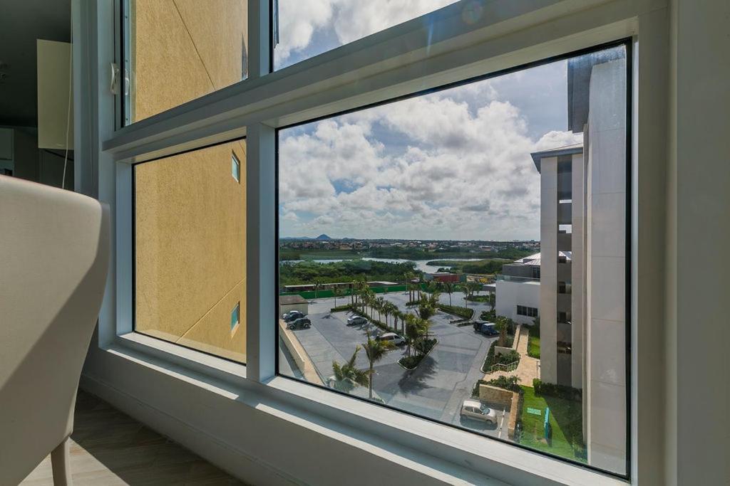 Azure Beach Residences Palm Beach Eksteriør billede
