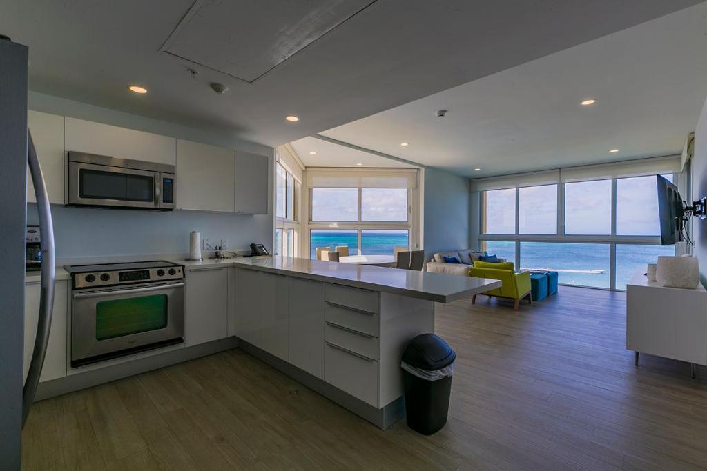 Azure Beach Residences Palm Beach Eksteriør billede