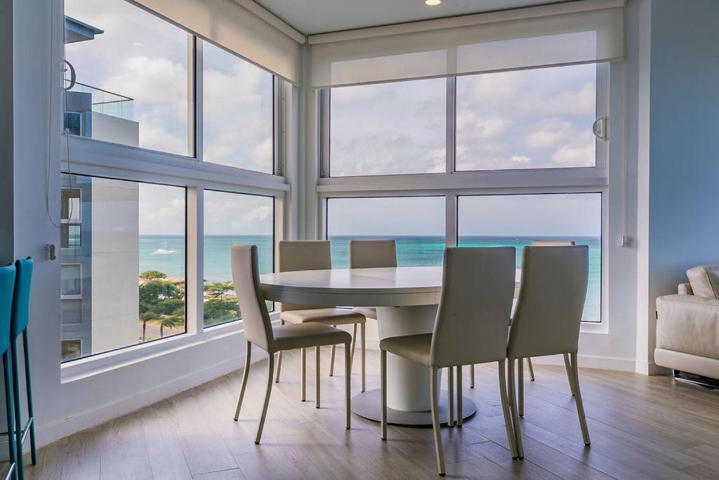 Azure Beach Residences Palm Beach Eksteriør billede