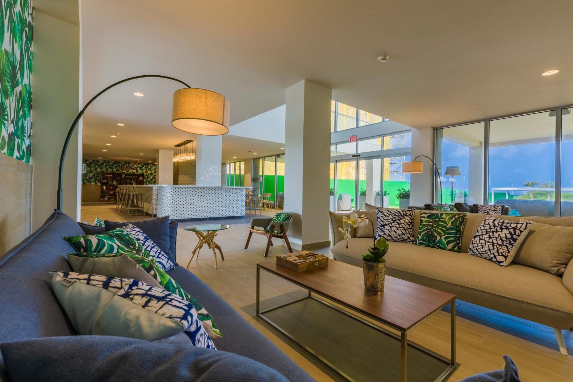 Azure Beach Residences Palm Beach Eksteriør billede