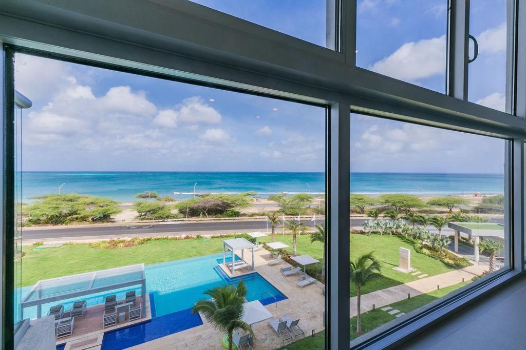 Azure Beach Residences Palm Beach Eksteriør billede