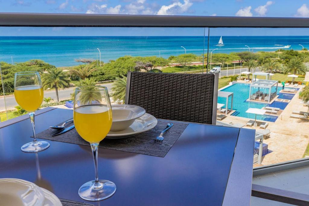 Azure Beach Residences Palm Beach Eksteriør billede