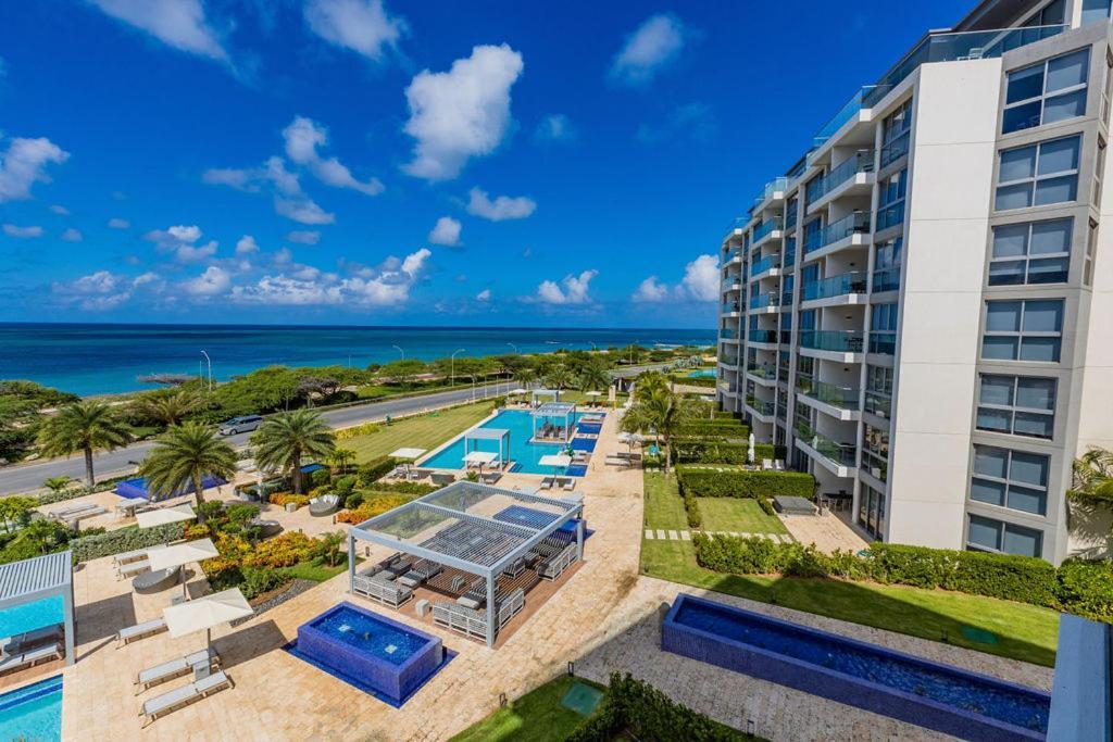 Azure Beach Residences Palm Beach Eksteriør billede